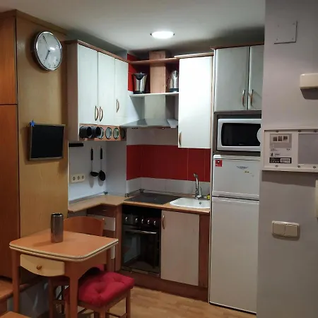Apartamentos Deluxe Barajas Madrid Exterior photo