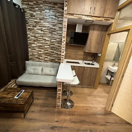 Apartamentos Deluxe Barajas Madrid Exterior photo