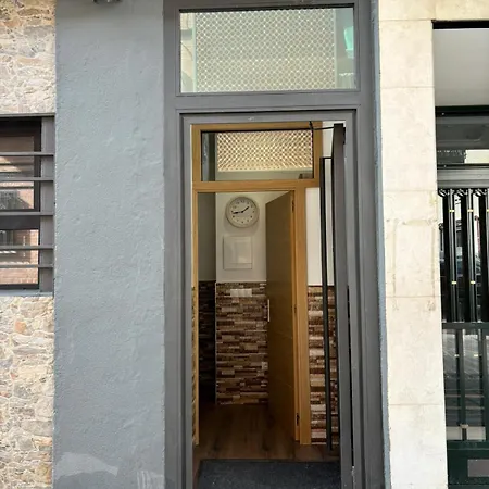 Apartamentos Deluxe Barajas Madrid Exterior photo