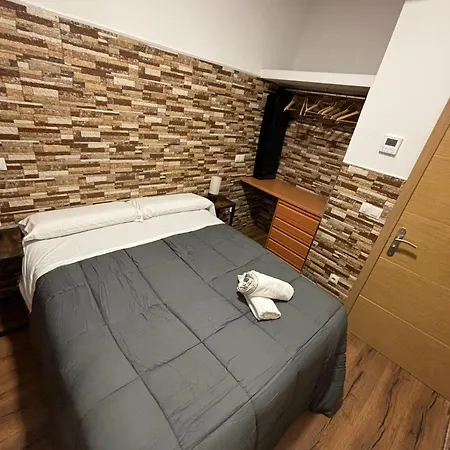 Apartamentos Deluxe Barajas Madrid Exterior photo
